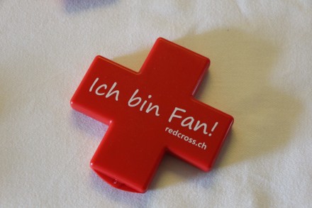Kreuz mit Aufschrift "Ich bin Fan vom"